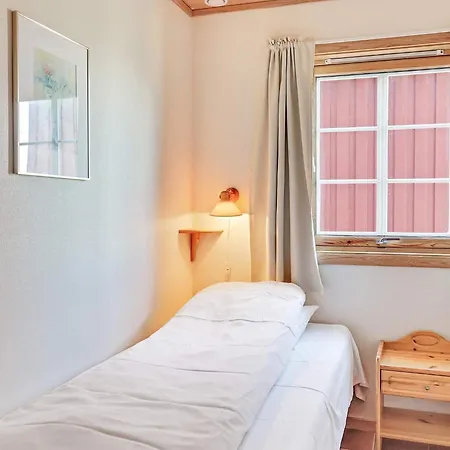 6 Person Holiday In Brekstad