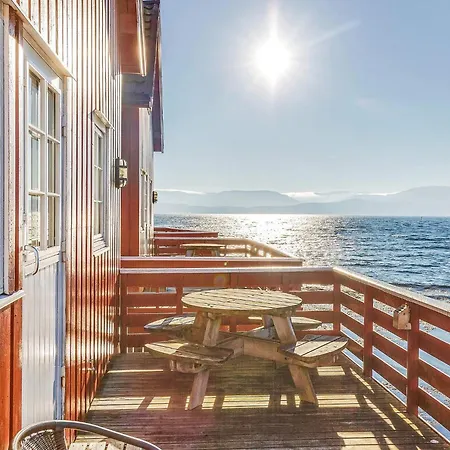 Сasa de vacaciones 6 Person Holiday In Brekstad