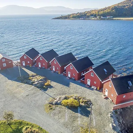 6 Person Holiday In Brekstad